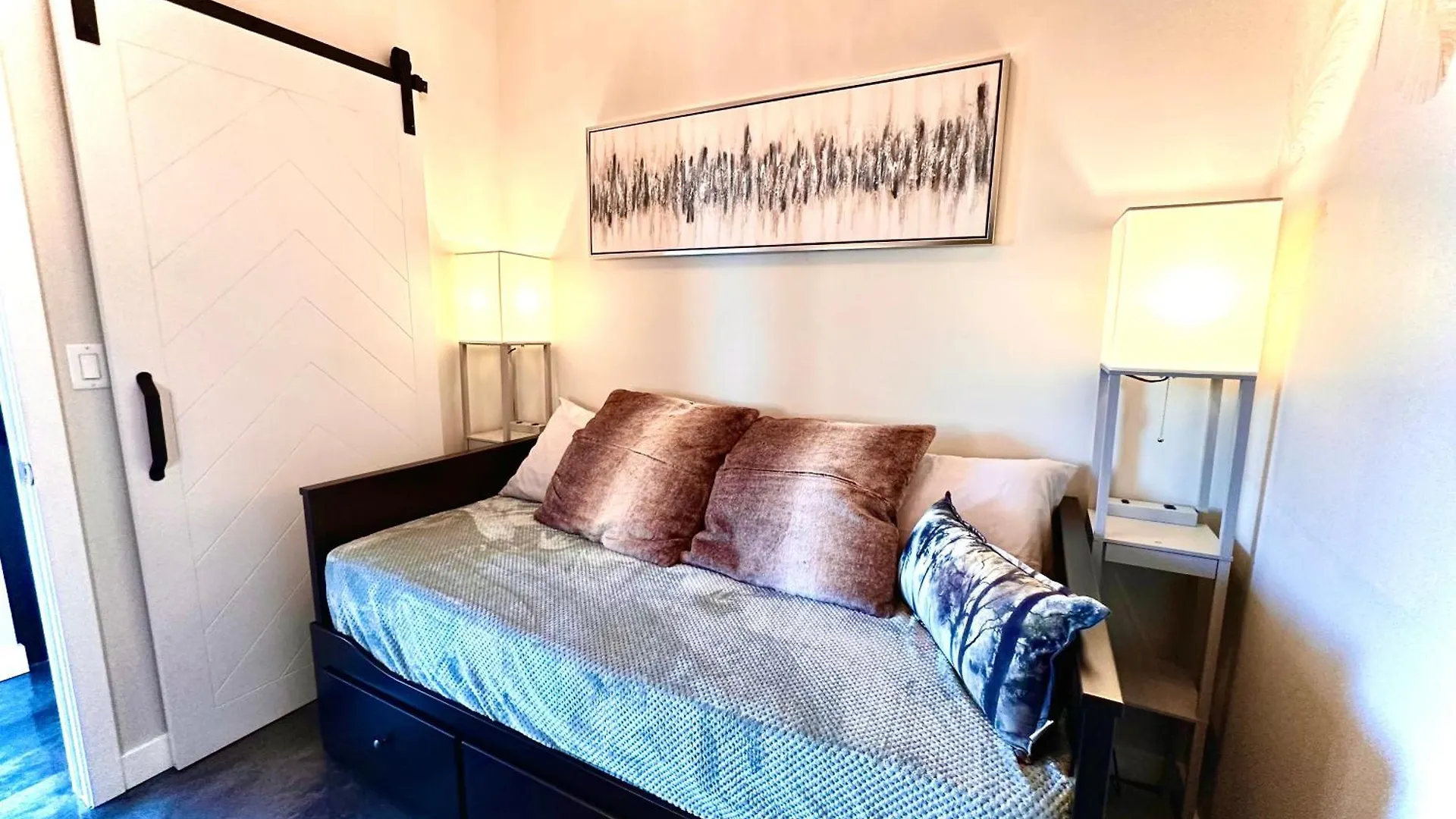 Διαμέρισμα Coloursnest - Downtown Apt Spectacular View And Location Κάλγκαρι