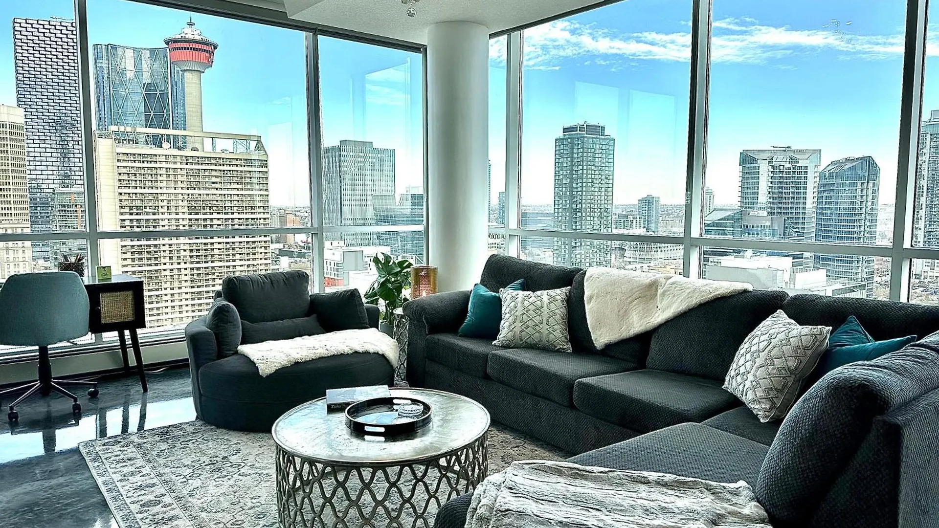 Coloursnest - Downtown Apt Spectacular View And Location Κάλγκαρι