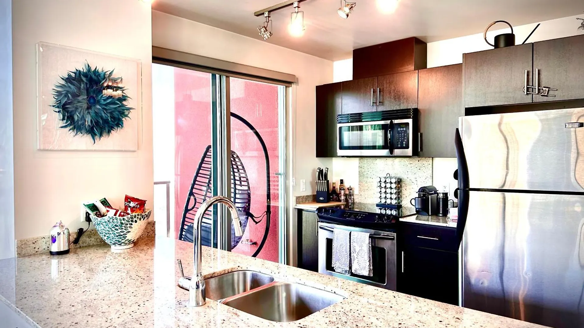 Διαμέρισμα Coloursnest - Downtown Apt Spectacular View And Location Κάλγκαρι