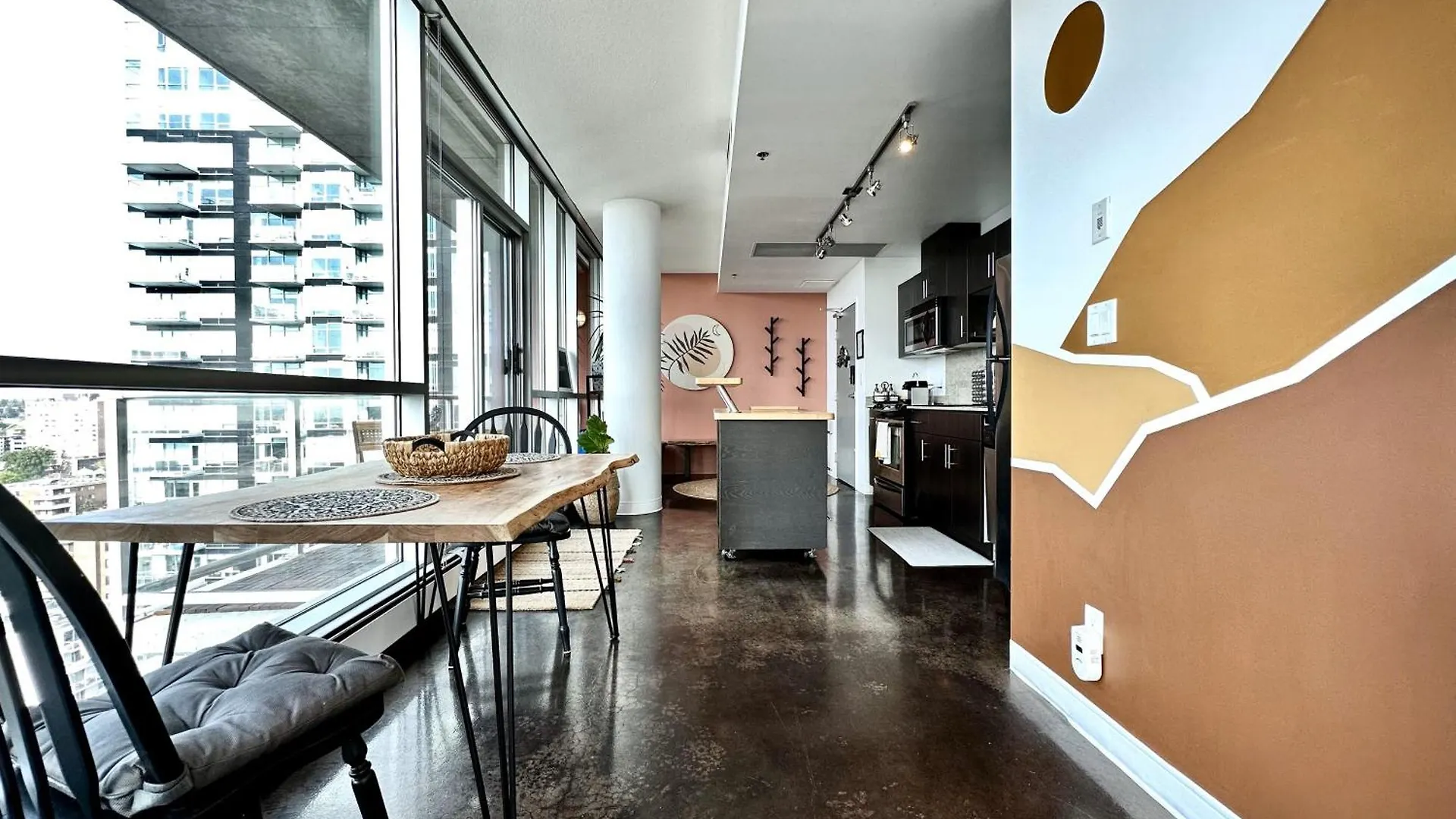 Coloursnest - Downtown Apt Spectacular View And Location YYC 0*,  Kanada
