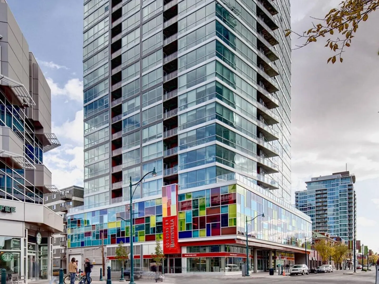 Coloursnest - Downtown Apt Spectacular View And Location YYC Apartmán